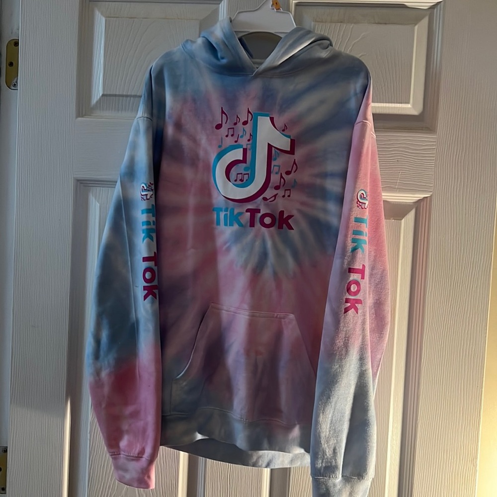 The dye tik tok hoodie